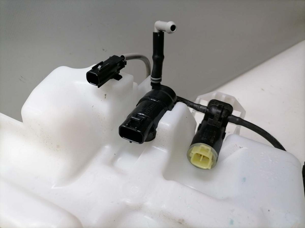 Mitsubishi Eclipse Cross original Scheibenwaschbeh&auml;lter vorn mit Pumpen Bj.2023